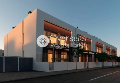 Adosado - Obra nueva - Dolores -
                Dolores