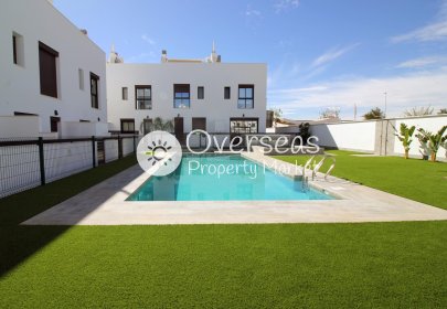 Adosado - Obra nueva -
                Pilar de la Horadada - NB-31207
