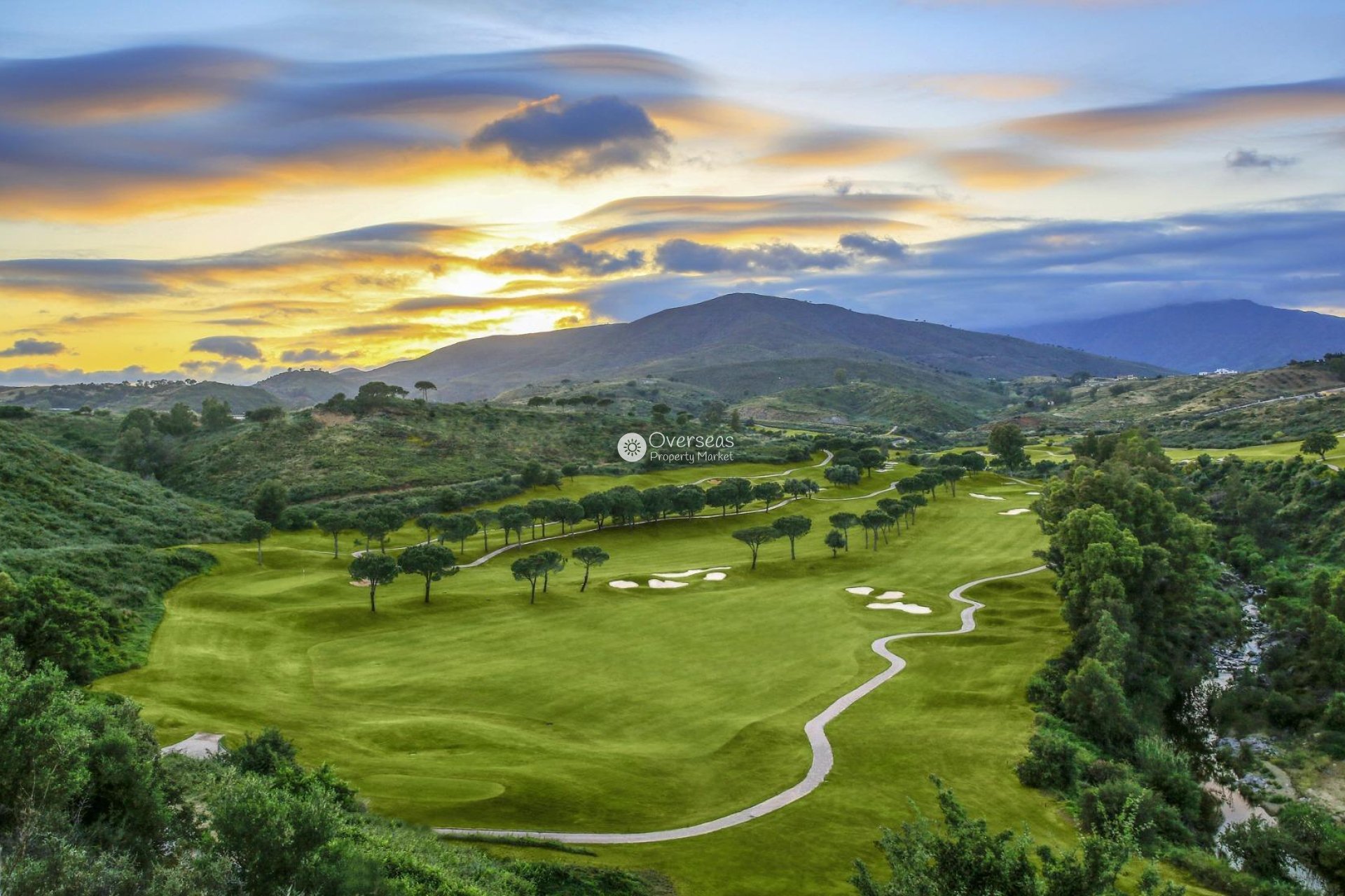 Neue Gebäude - Stadthaus -
Mijas