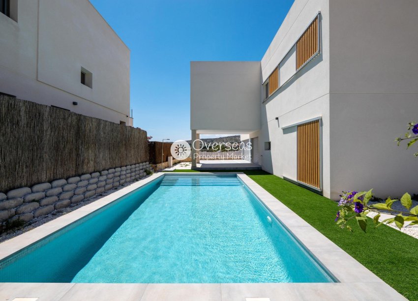 Neue Gebäude - Villa -
Algorfa