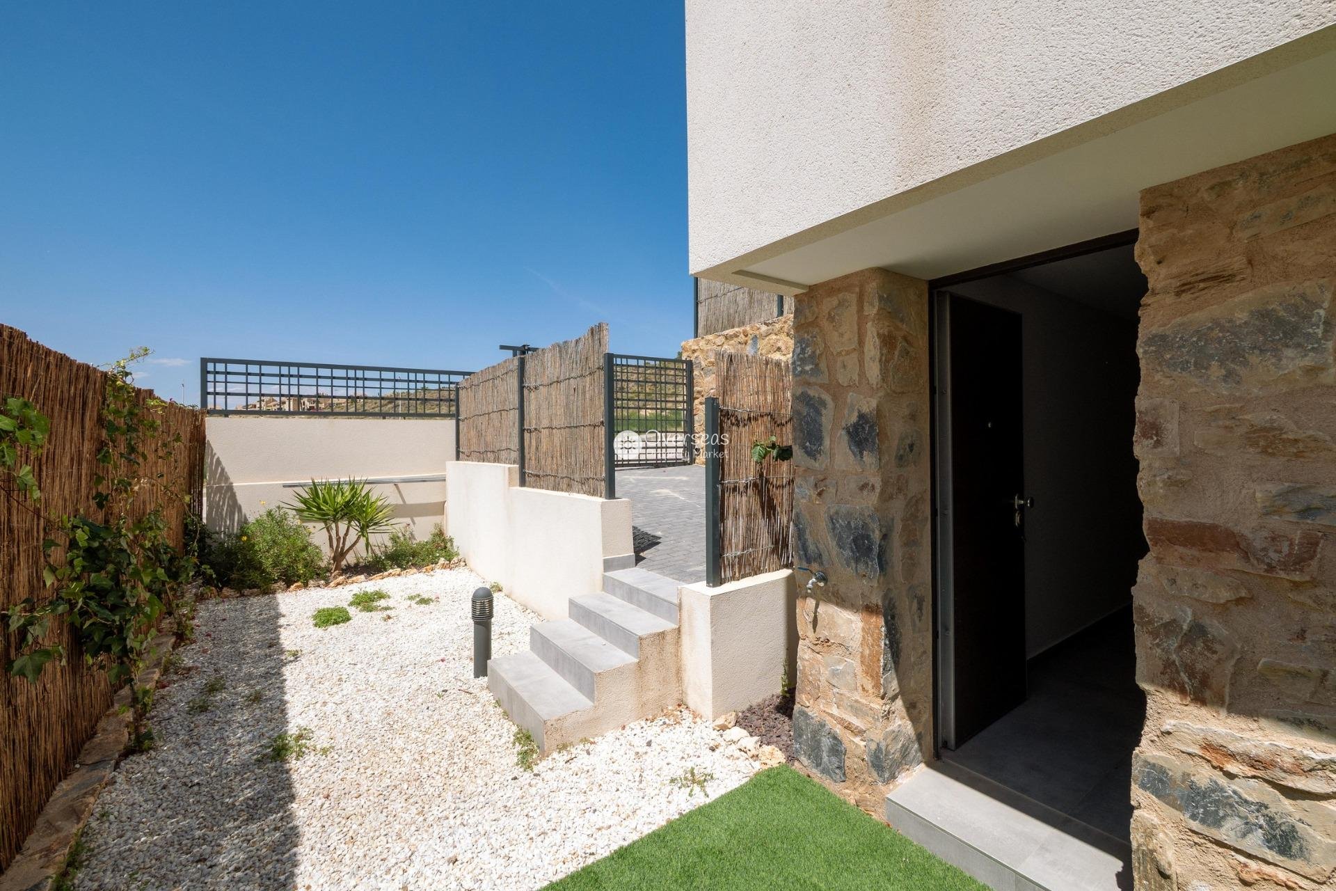 Neue Gebäude - Villa -
Algorfa