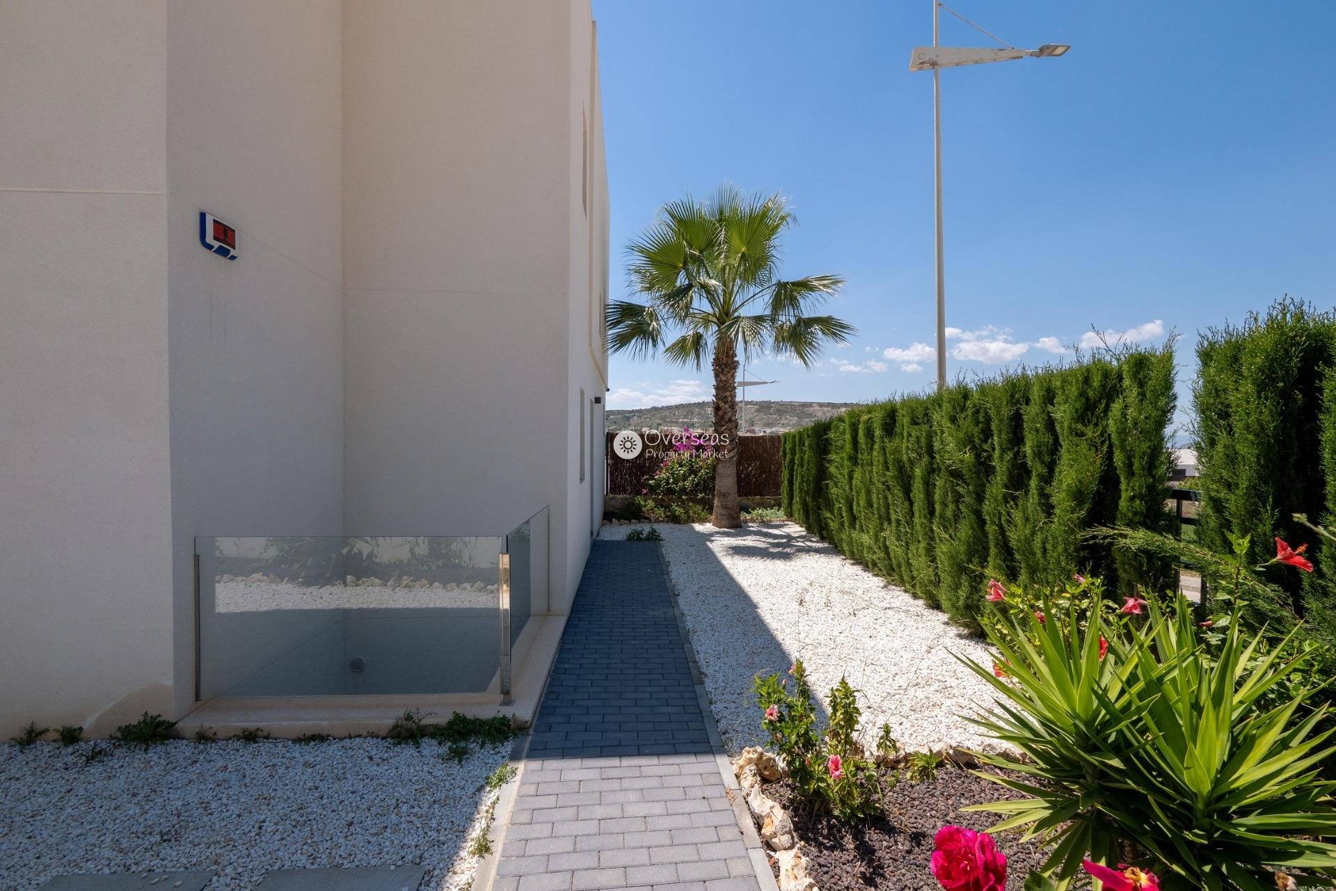 Neue Gebäude - Villa -
Algorfa