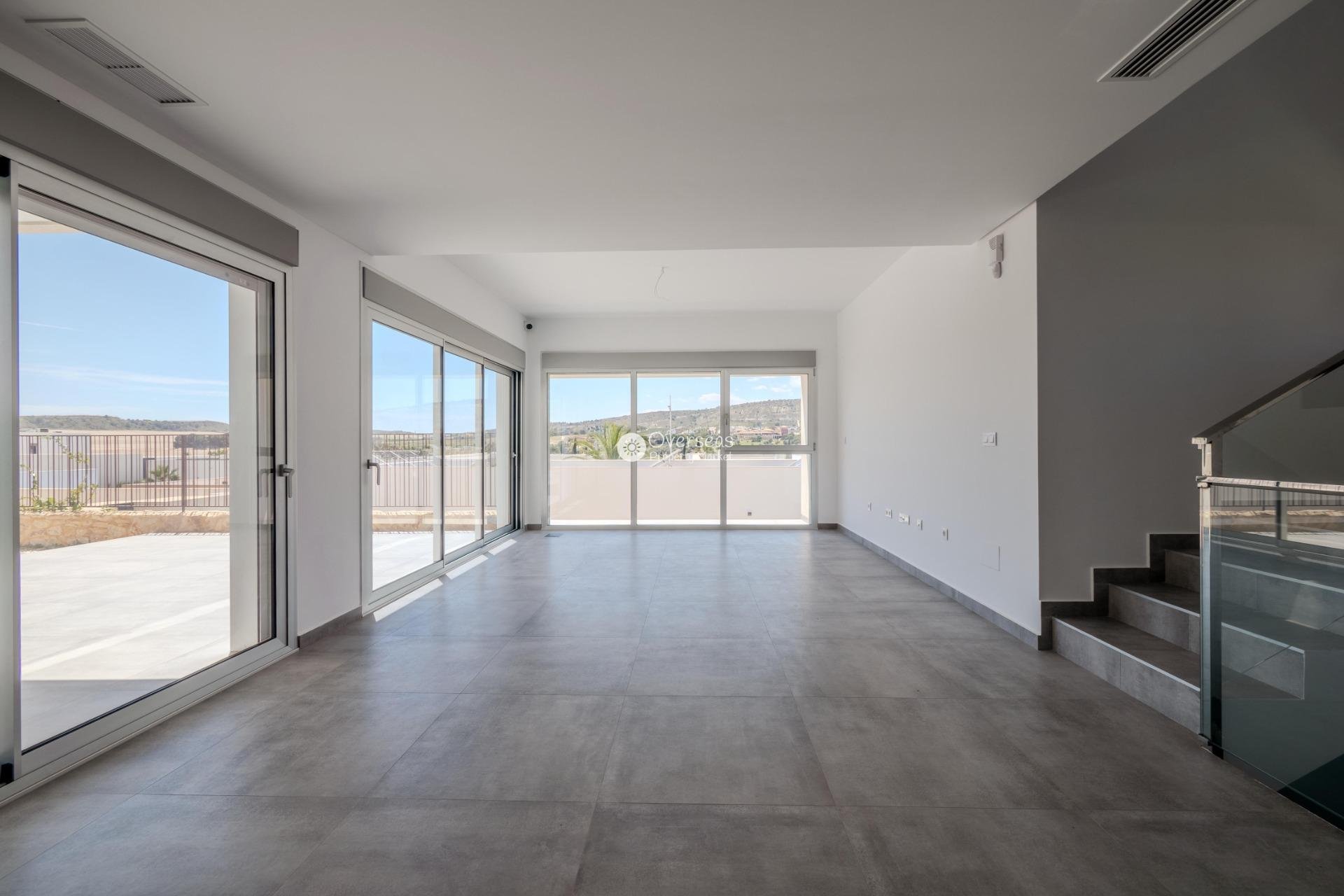 Neue Gebäude - Villa -
Algorfa