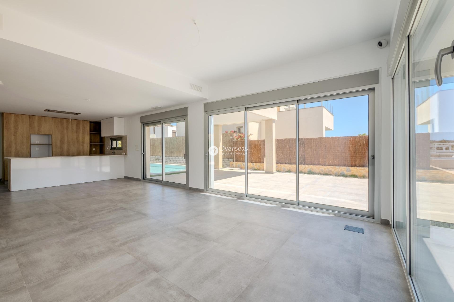 Neue Gebäude - Villa -
Algorfa