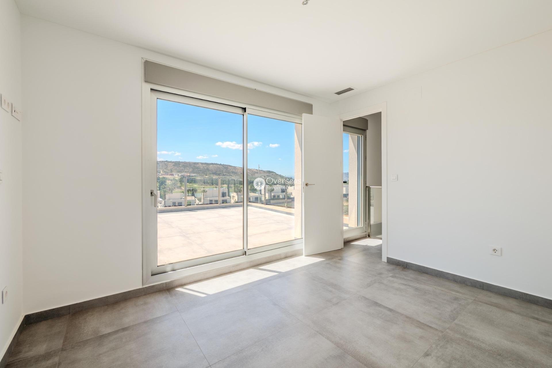 Neue Gebäude - Villa -
Algorfa