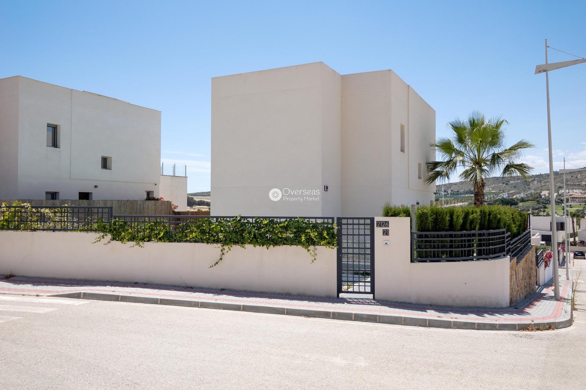 Neue Gebäude - Villa -
Algorfa