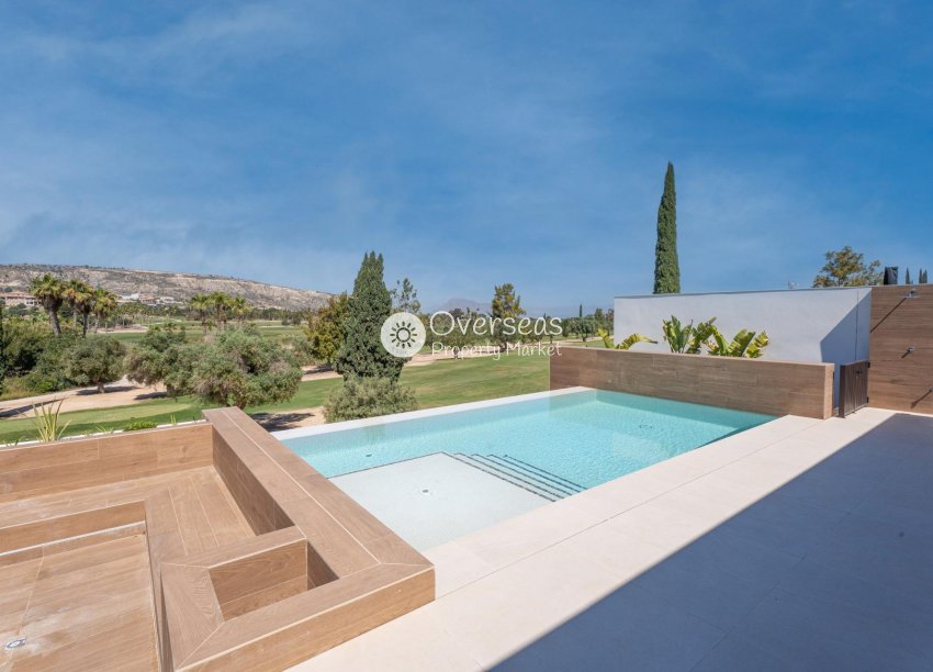 Neue Gebäude - Villa -
Algorfa