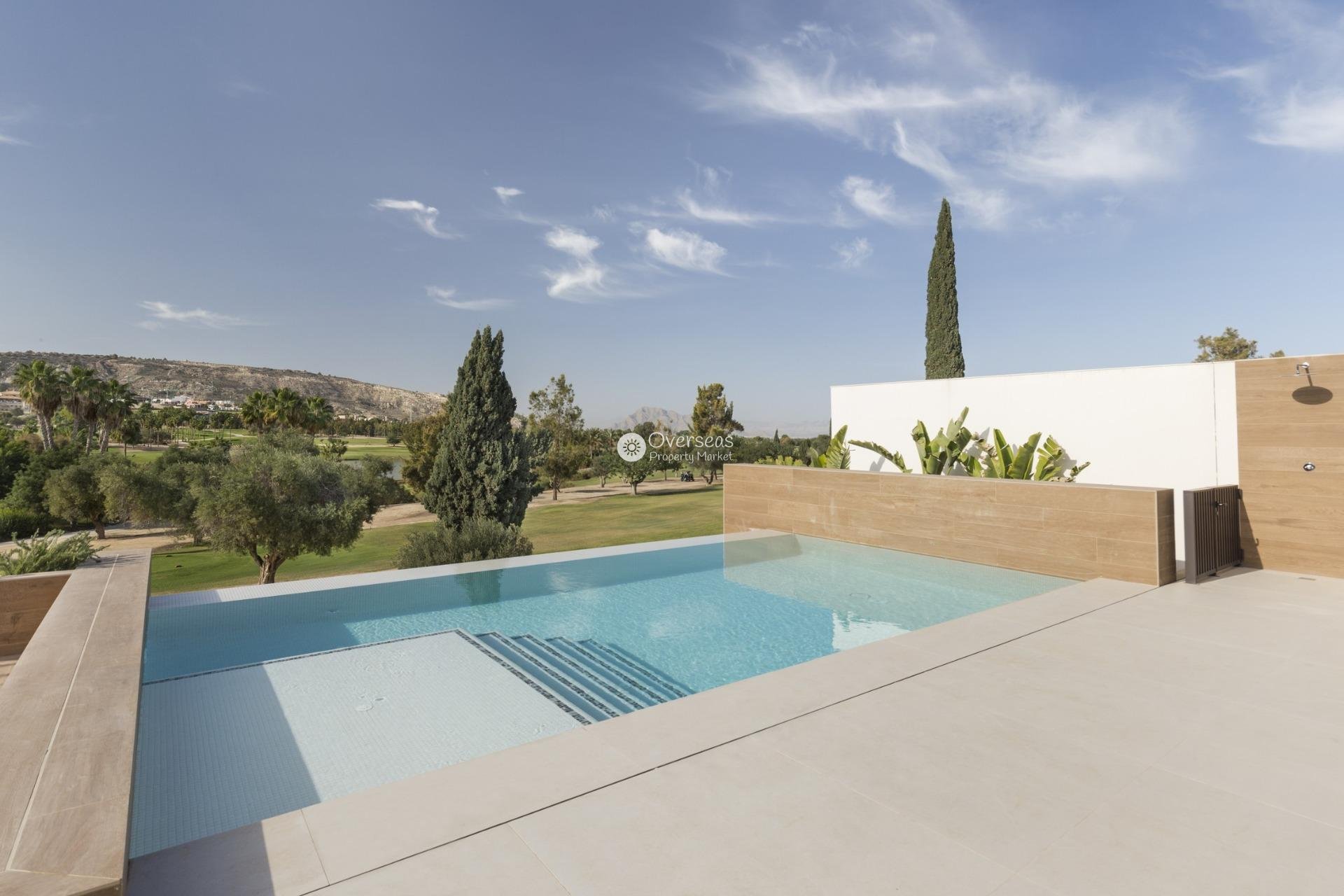 Neue Gebäude - Villa -
Algorfa