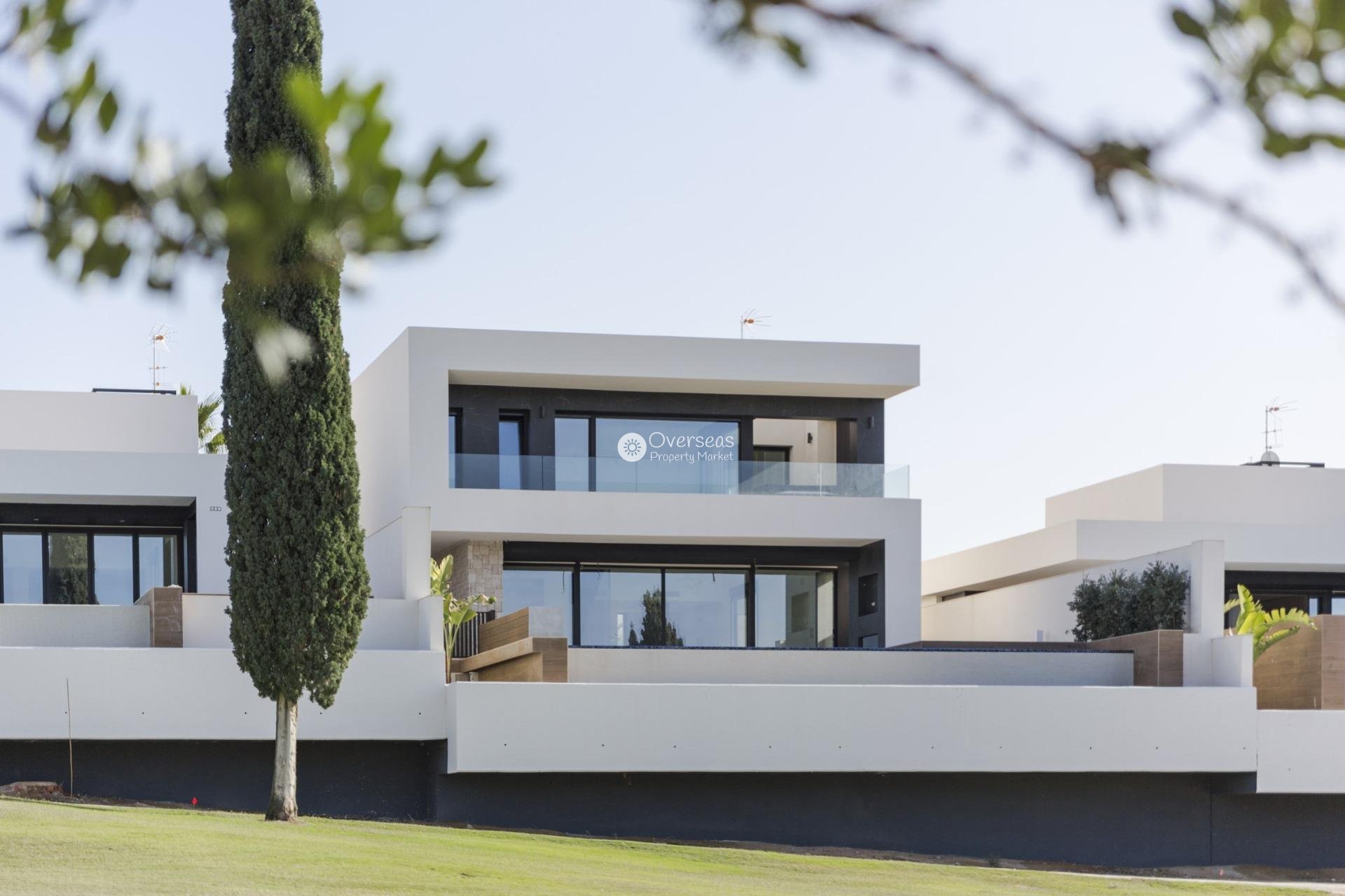 Neue Gebäude - Villa -
Algorfa
