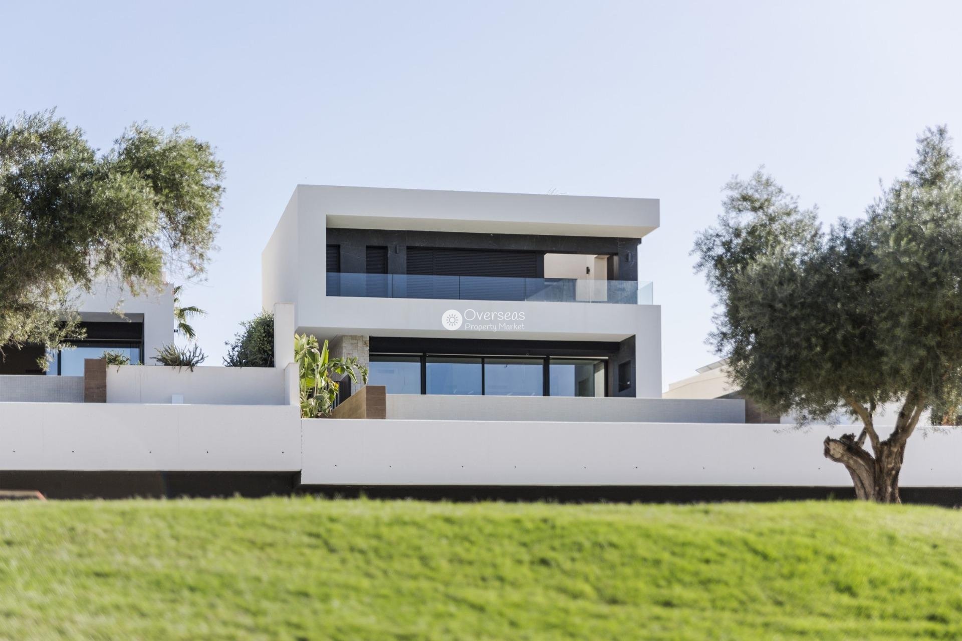Neue Gebäude - Villa -
Algorfa