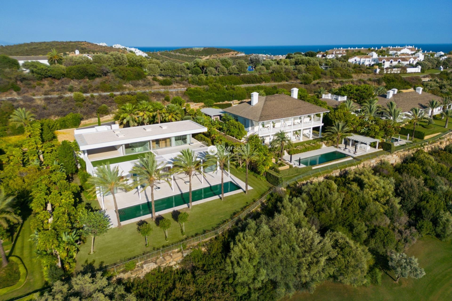 Neue Gebäude - Villa -
Casares - Pedregales