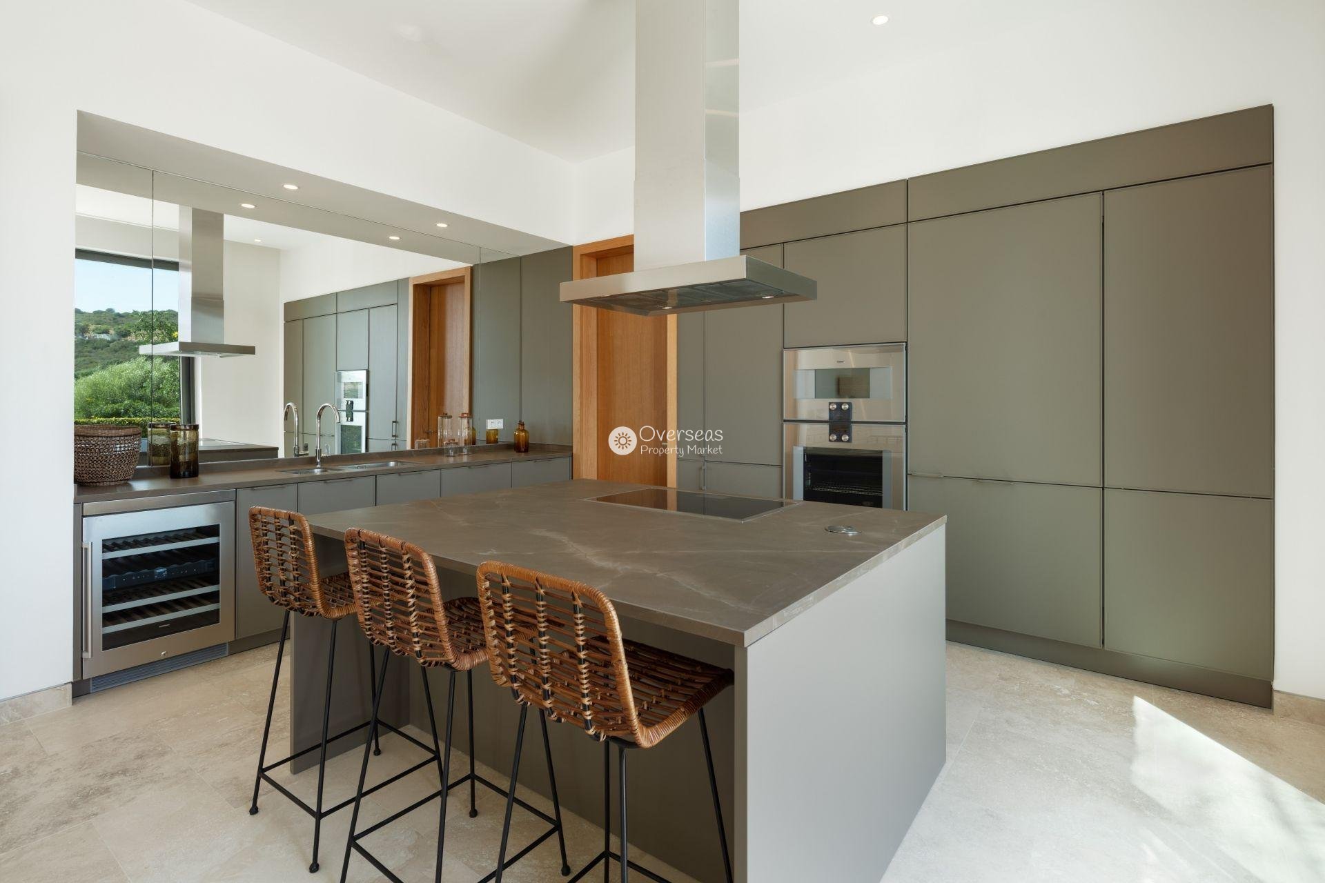 Neue Gebäude - Villa -
Casares