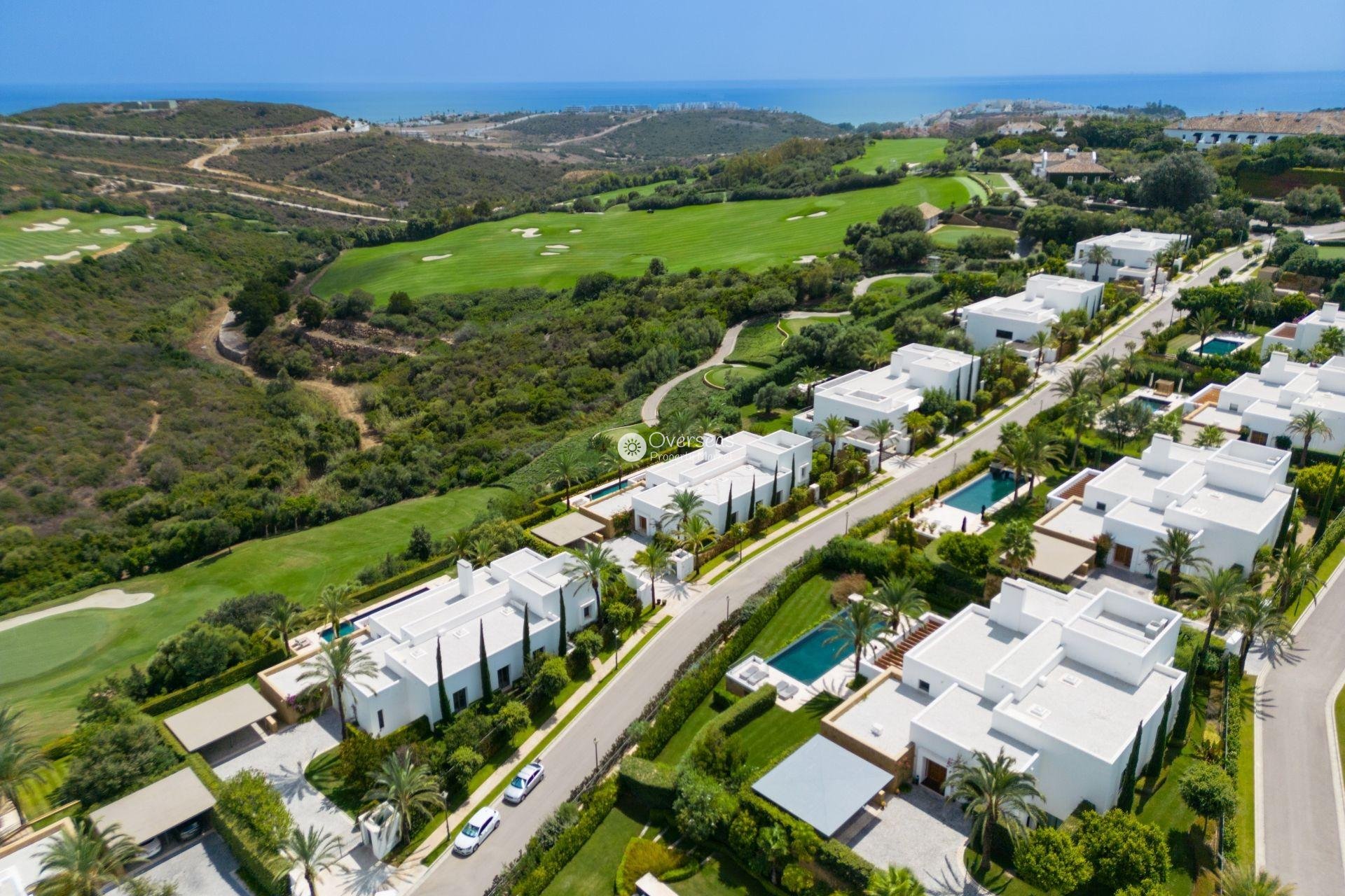 Neue Gebäude - Villa -
Casares