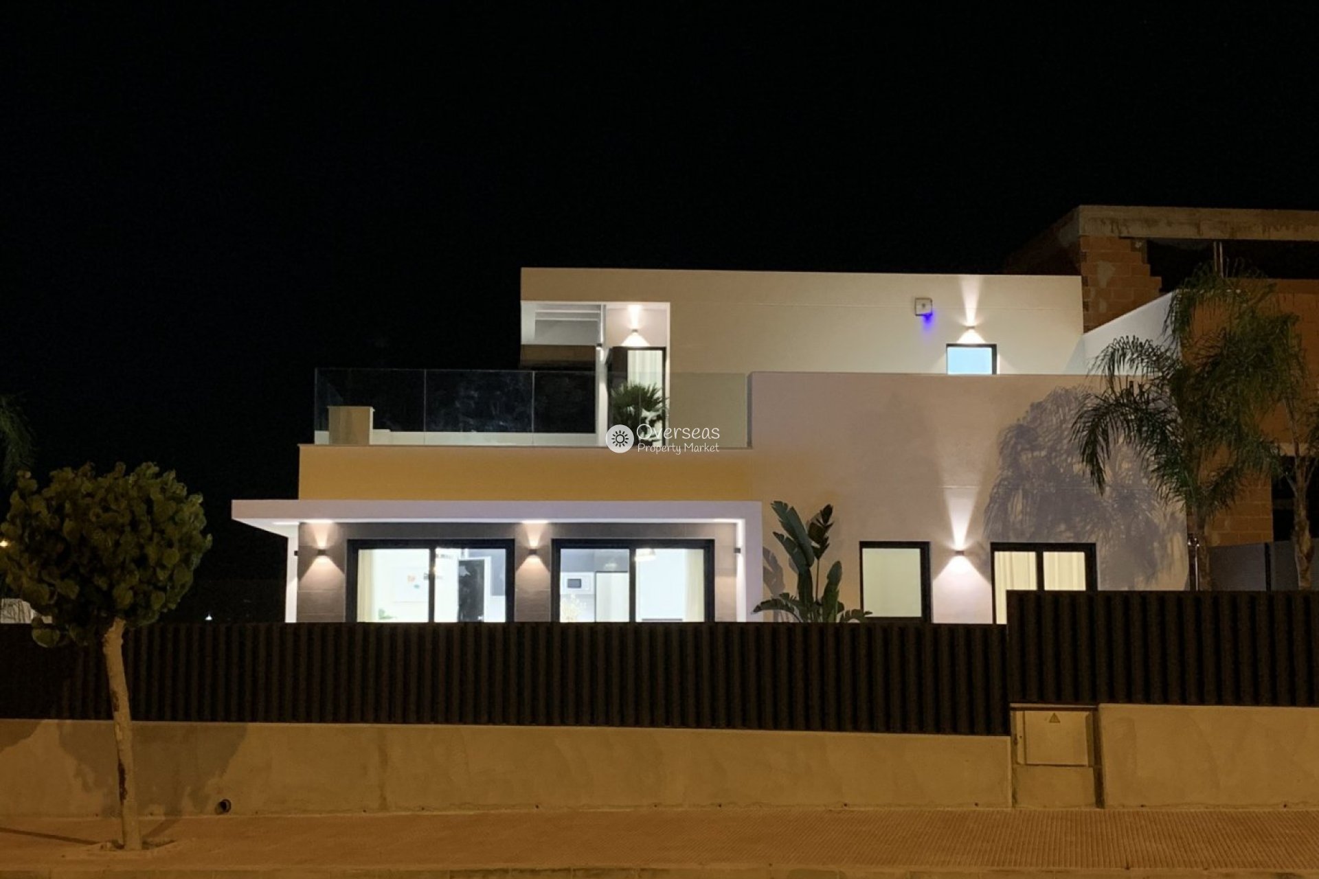Neue Gebäude - Villa -
Daya Nueva - Pueblo