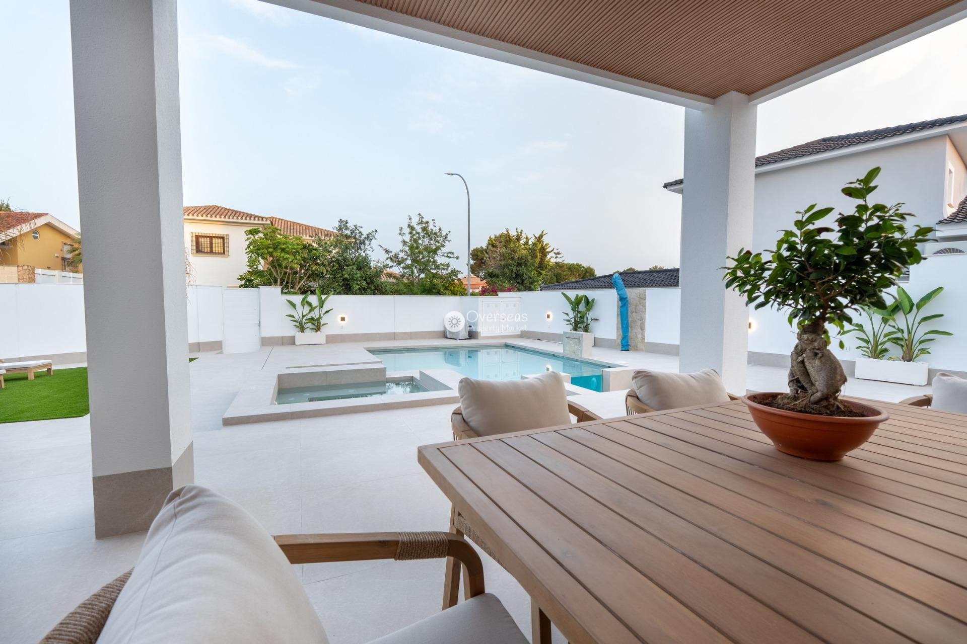 Neue Gebäude - Villa -
Orihuela Costa