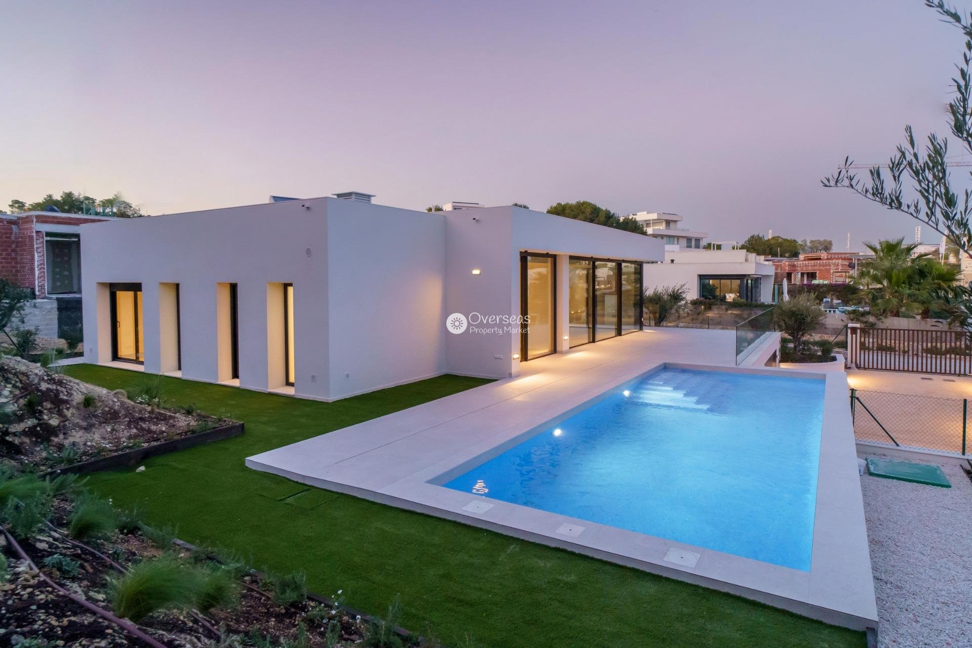 Neue Gebäude - Villa -
Orihuela - Las Colinas Golf