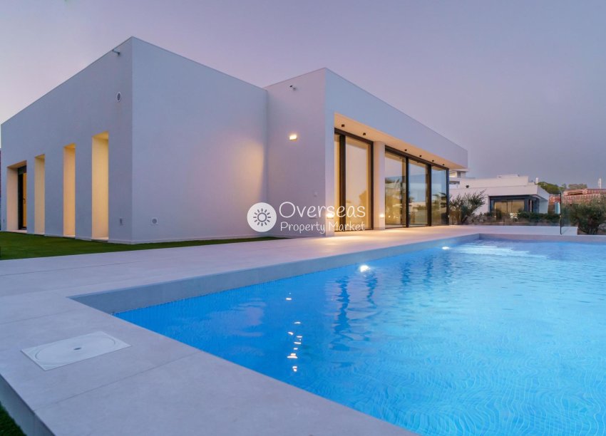Neue Gebäude - Villa -
Orihuela - Las Colinas Golf