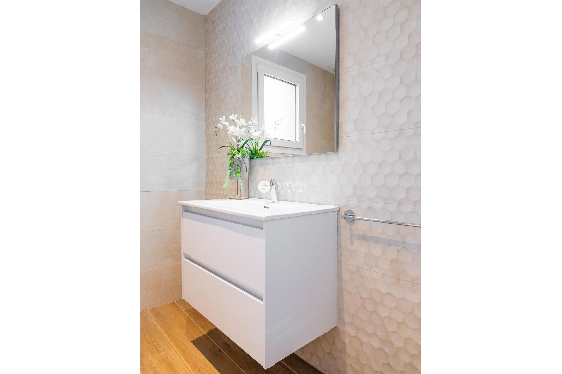 Neue Gebäude - Villa -
Polop