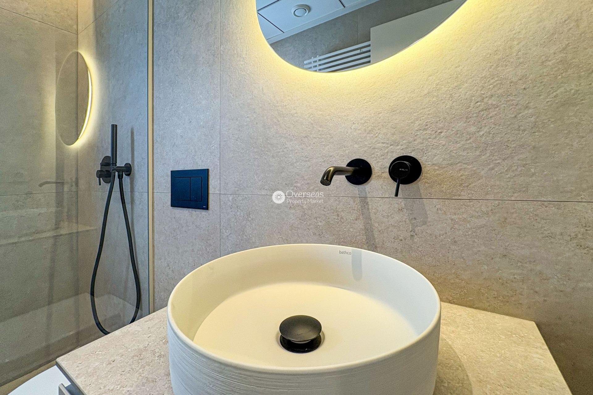 Neue Gebäude - Villa -
Rojales