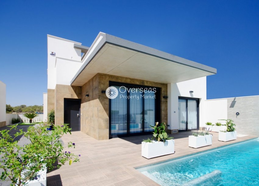 Neue Gebäude - Villa -
San Miguel de Salinas - Cerro Del Sol