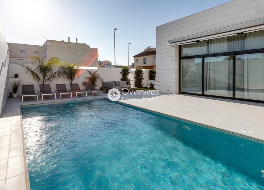 New Build - Villa -
Pilar de La Horadada