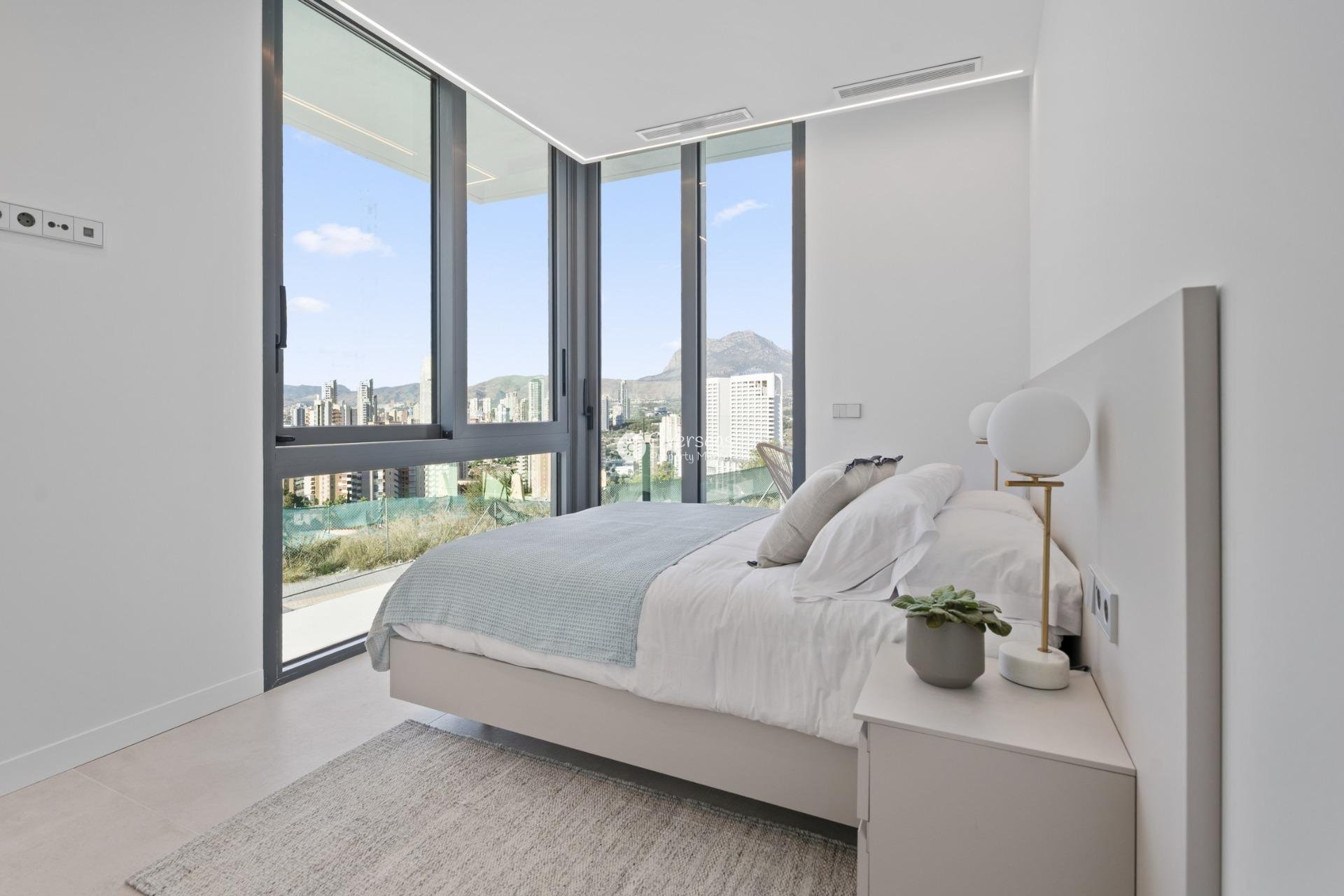 Nieuwbouw Woningen - Villa -
Benidorm