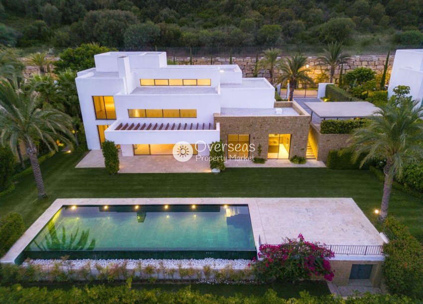 Nieuwbouw Woningen - Villa -
Casares - Pedregales
