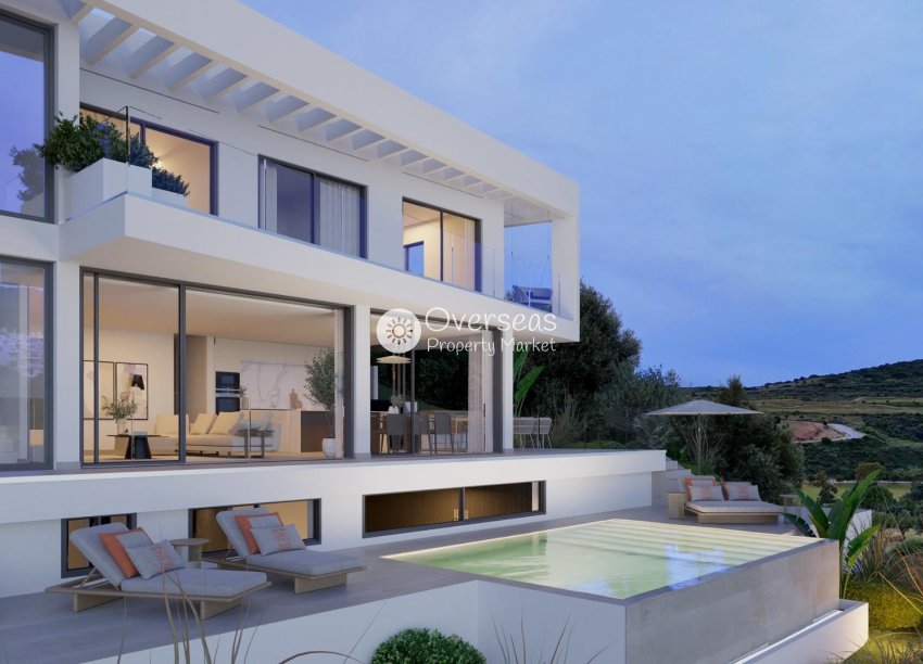 Nieuwbouw Woningen - Villa -
Estepona