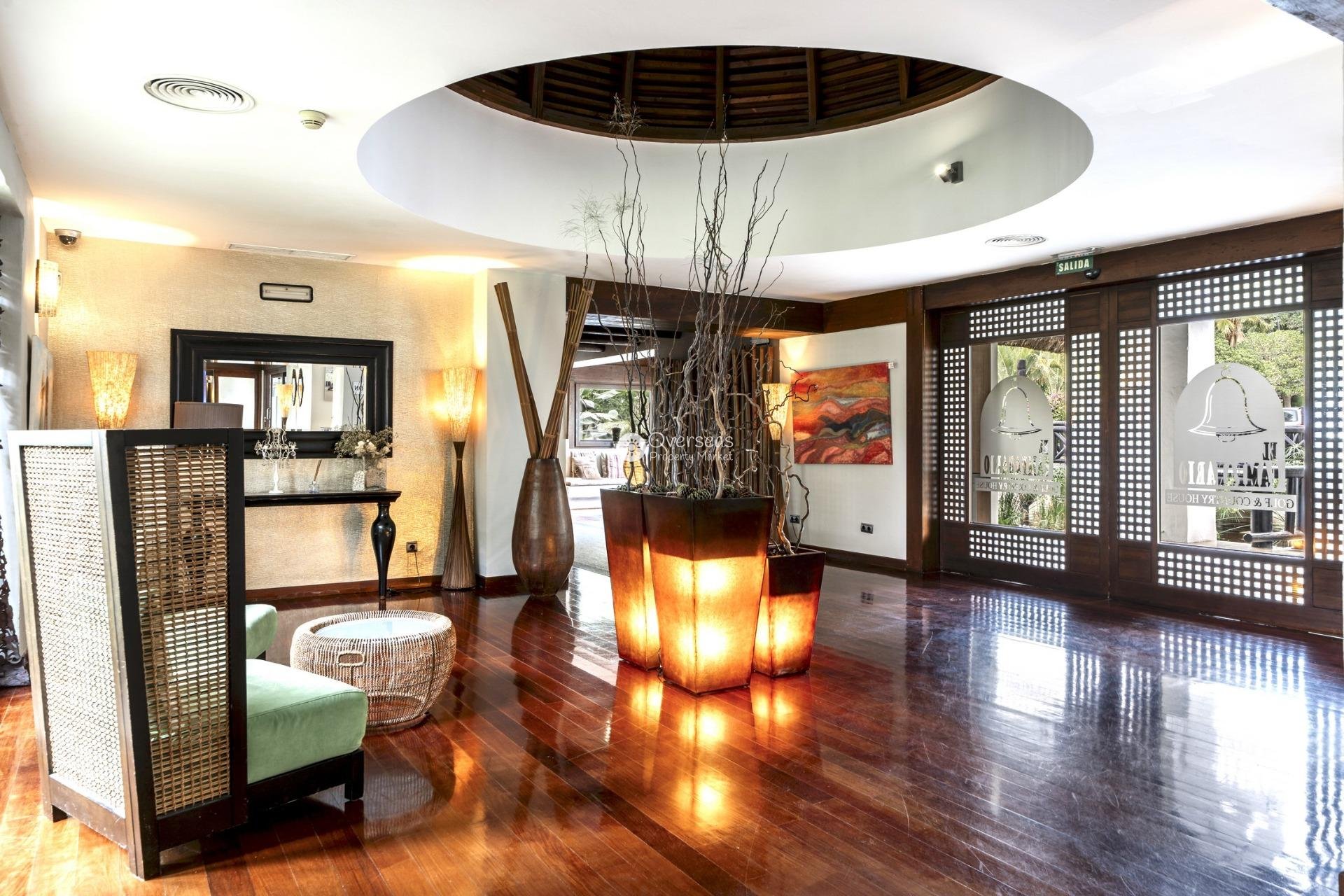 Nieuwbouw Woningen - Villa -
Estepona
