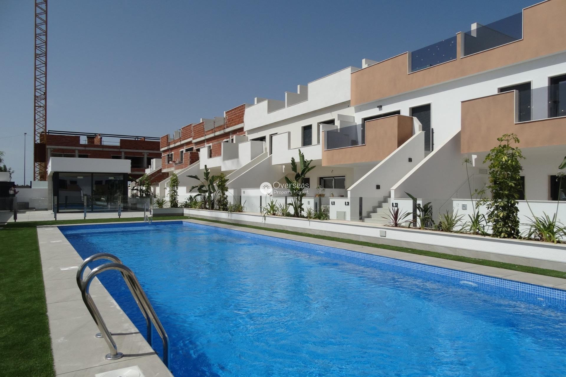 Nowy budynek - Bungalow -
Pilar de la Horadada - pueblo