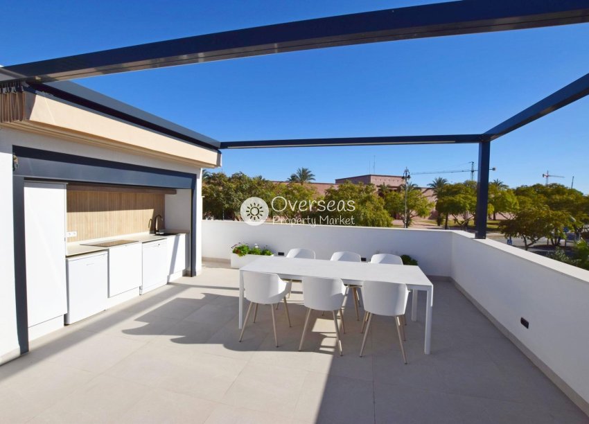 Nowy budynek - Daszek -
Alhama De Murcia - Condado De Alhama
