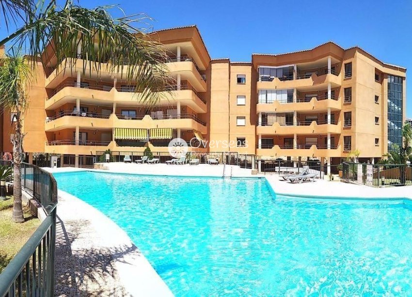 Nowy budynek - Daszek -
Fuengirola