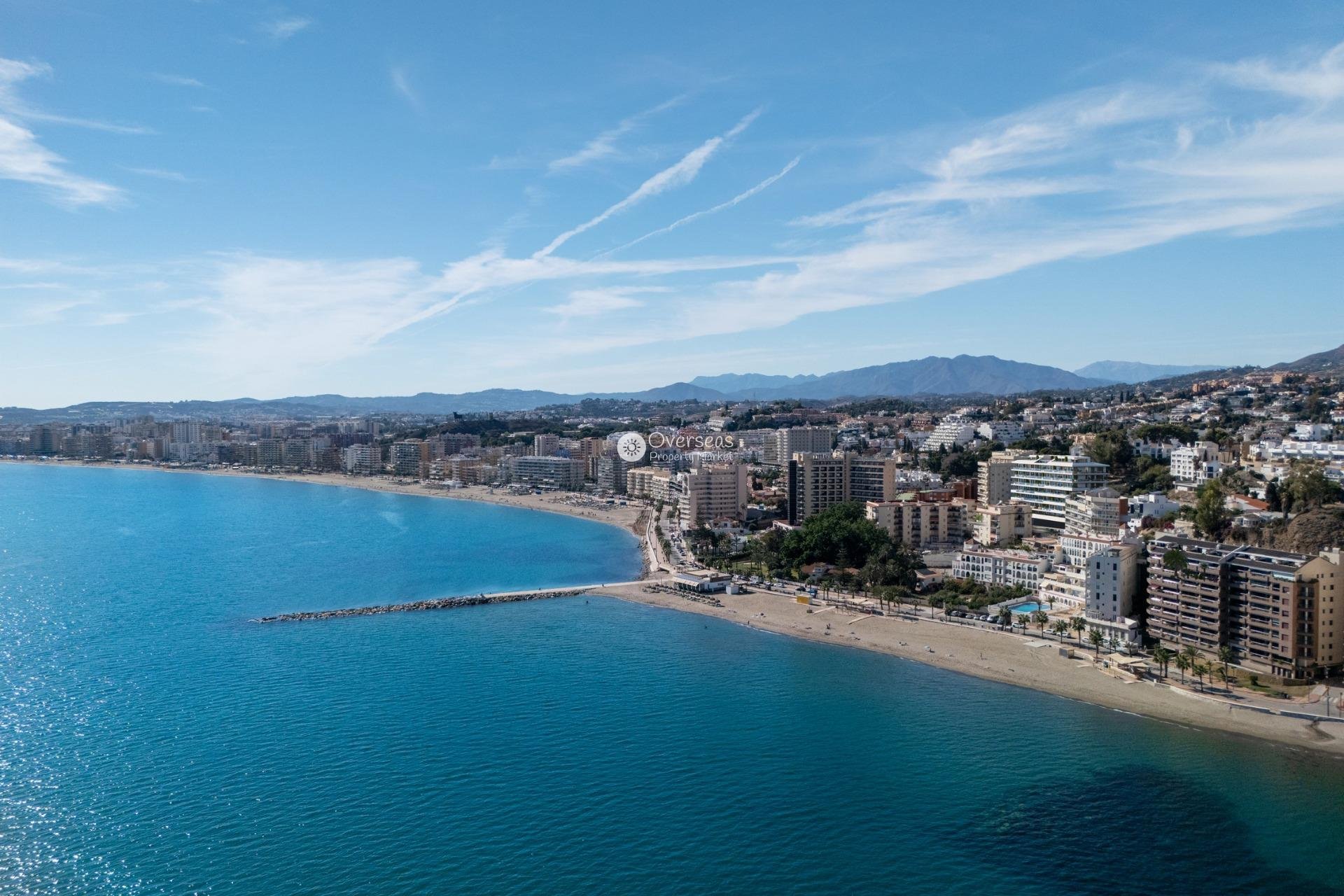 Nowy budynek - Daszek -
Fuengirola