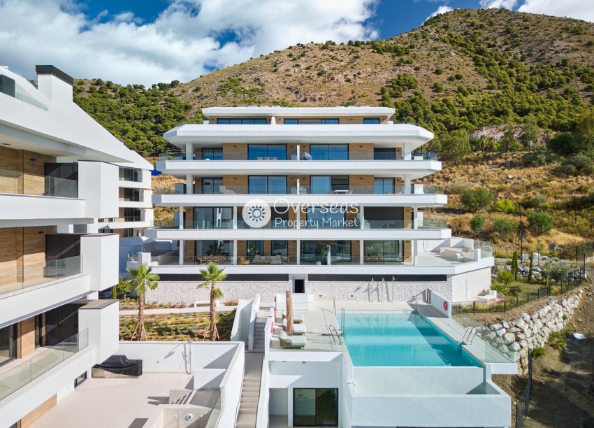 Nowy budynek - Daszek -
Fuengirola