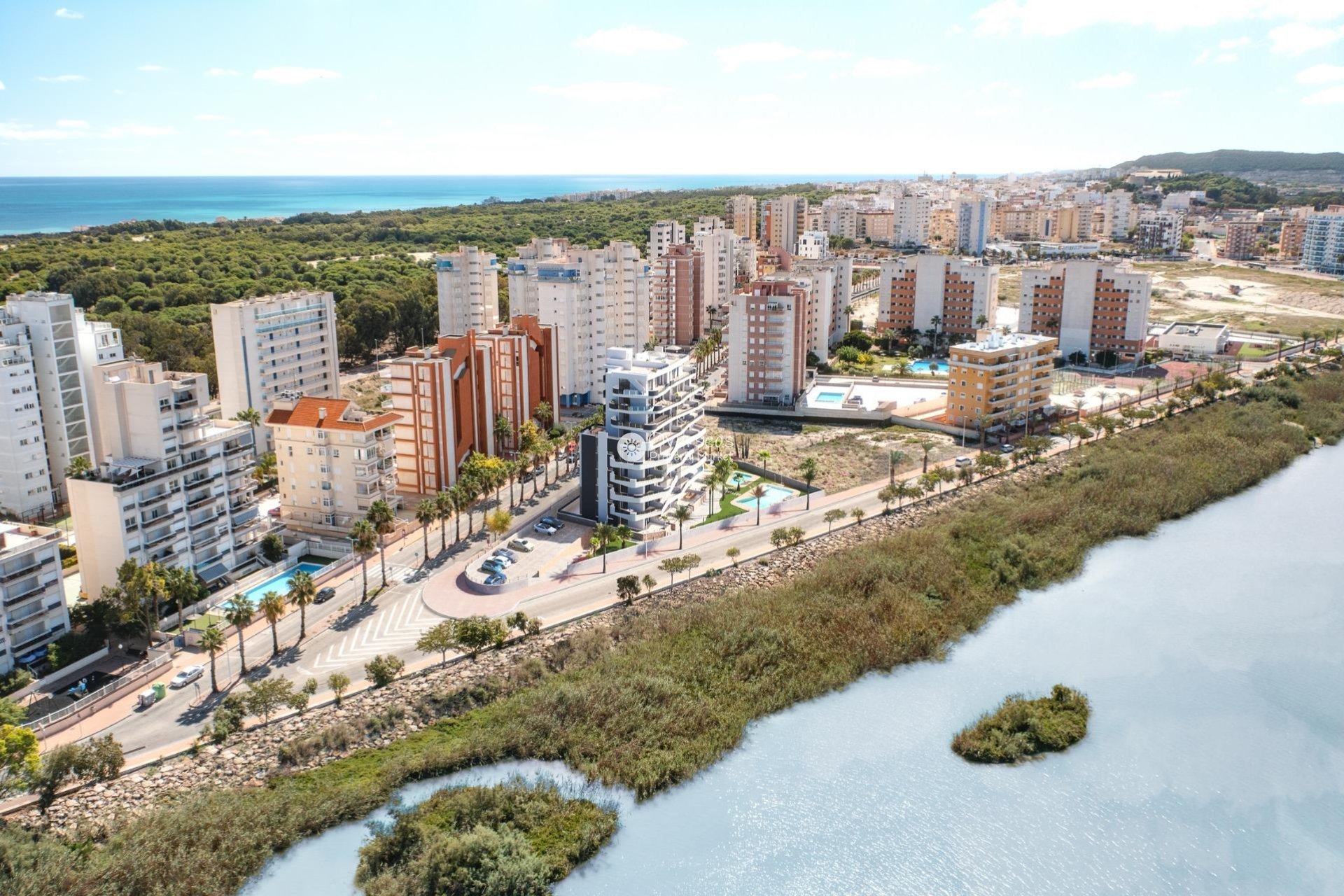 Nowy budynek - Daszek -
Guardamar del Segura - Puerto