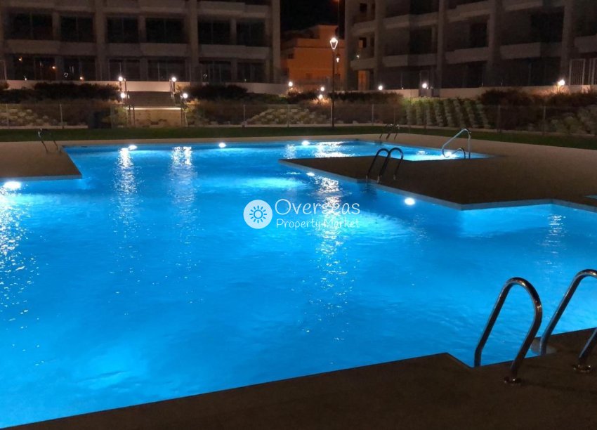 Nowy budynek - Daszek -
Orihuela Costa - Villamartín