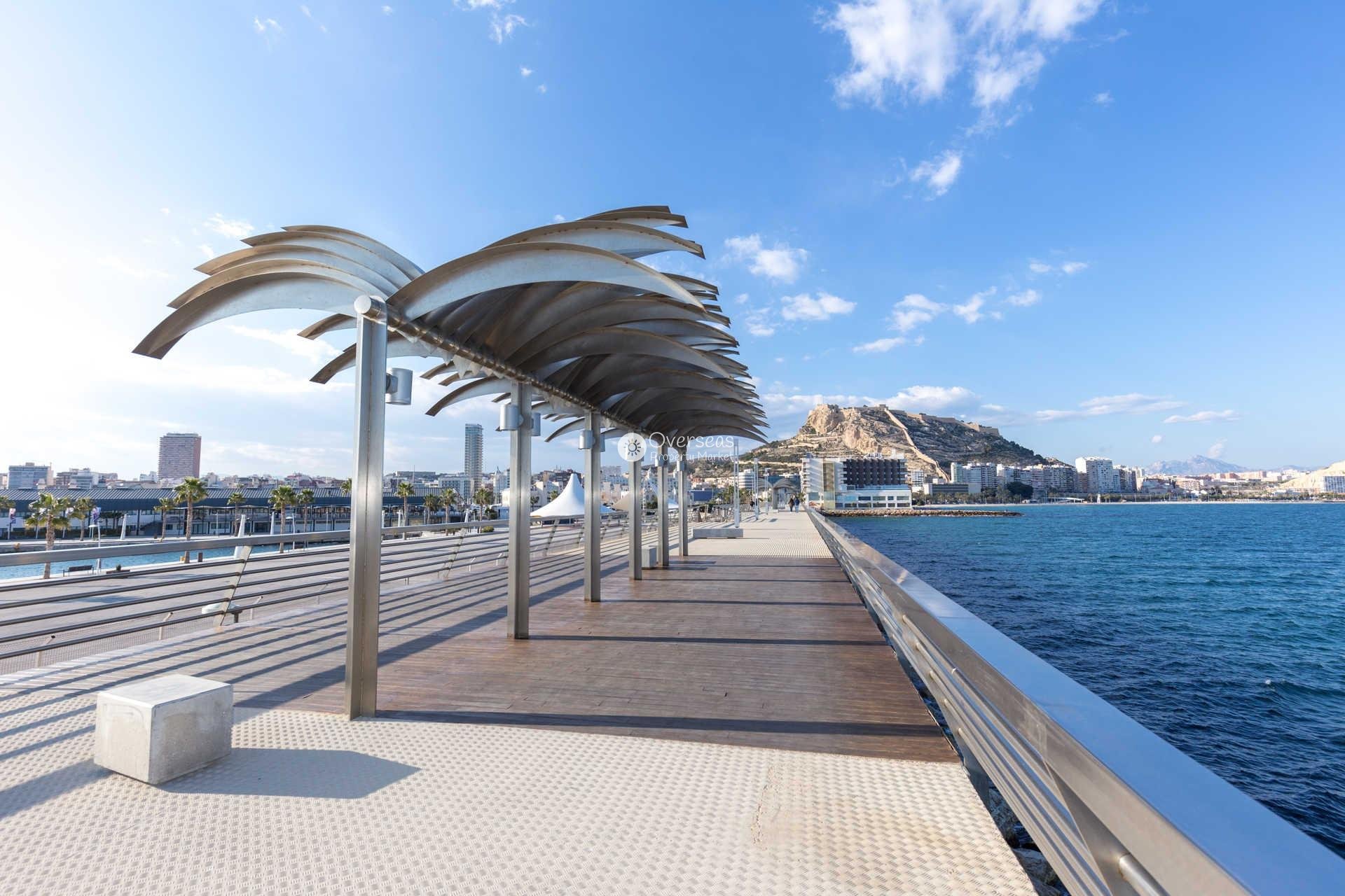 Nowy budynek - Ground floor apartment -
Alicante