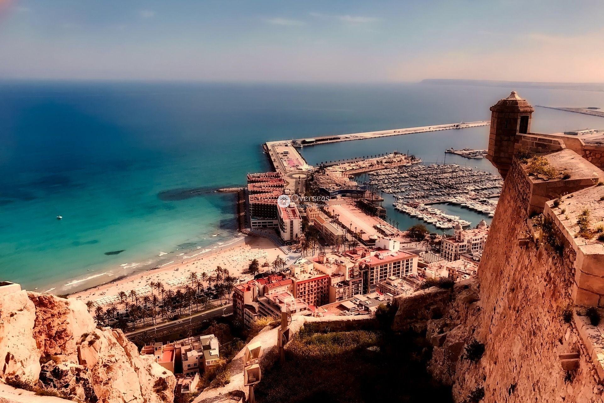 Nowy budynek - Ground floor apartment -
Alicante