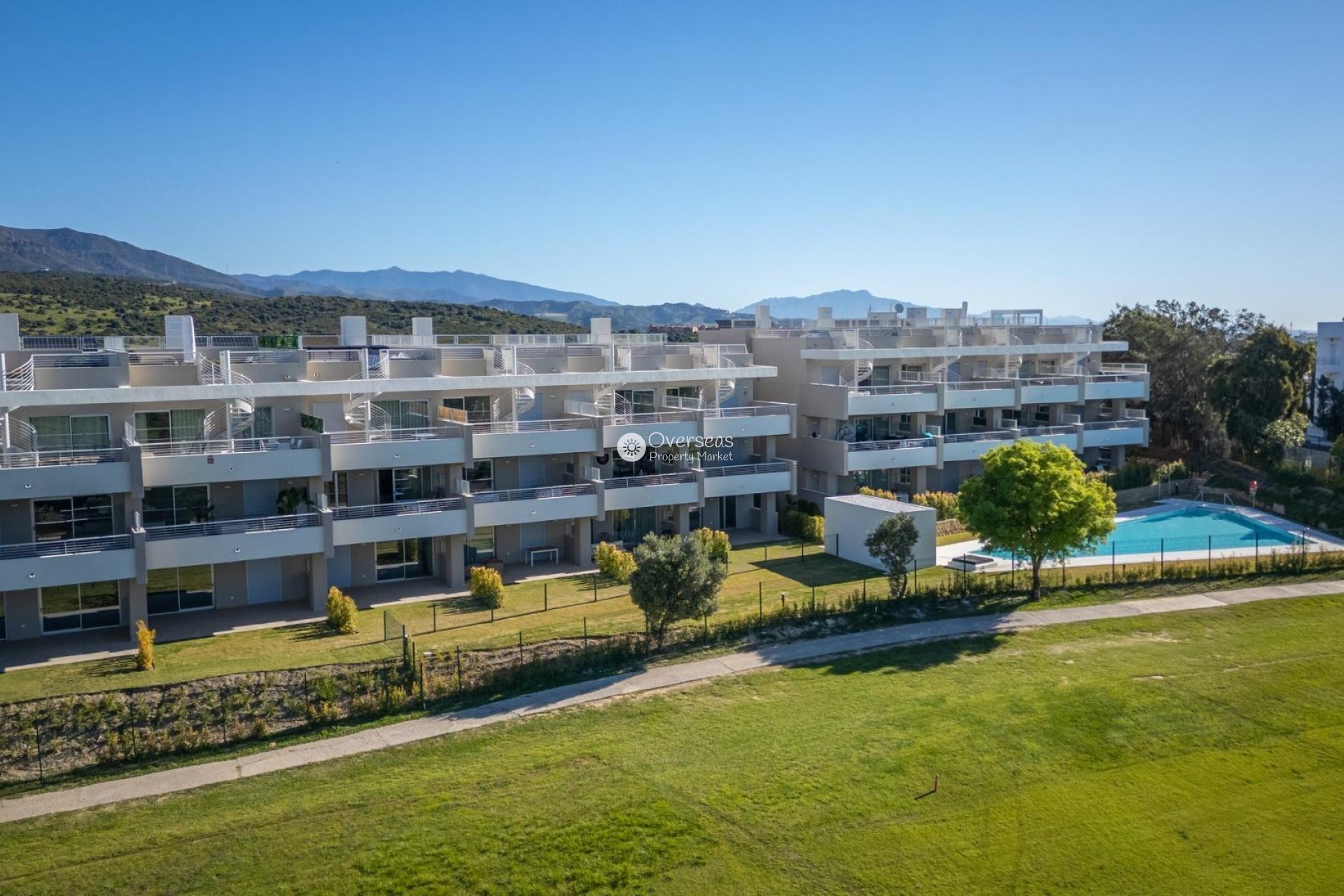 Nowy budynek - Ground floor apartment -
Estepona