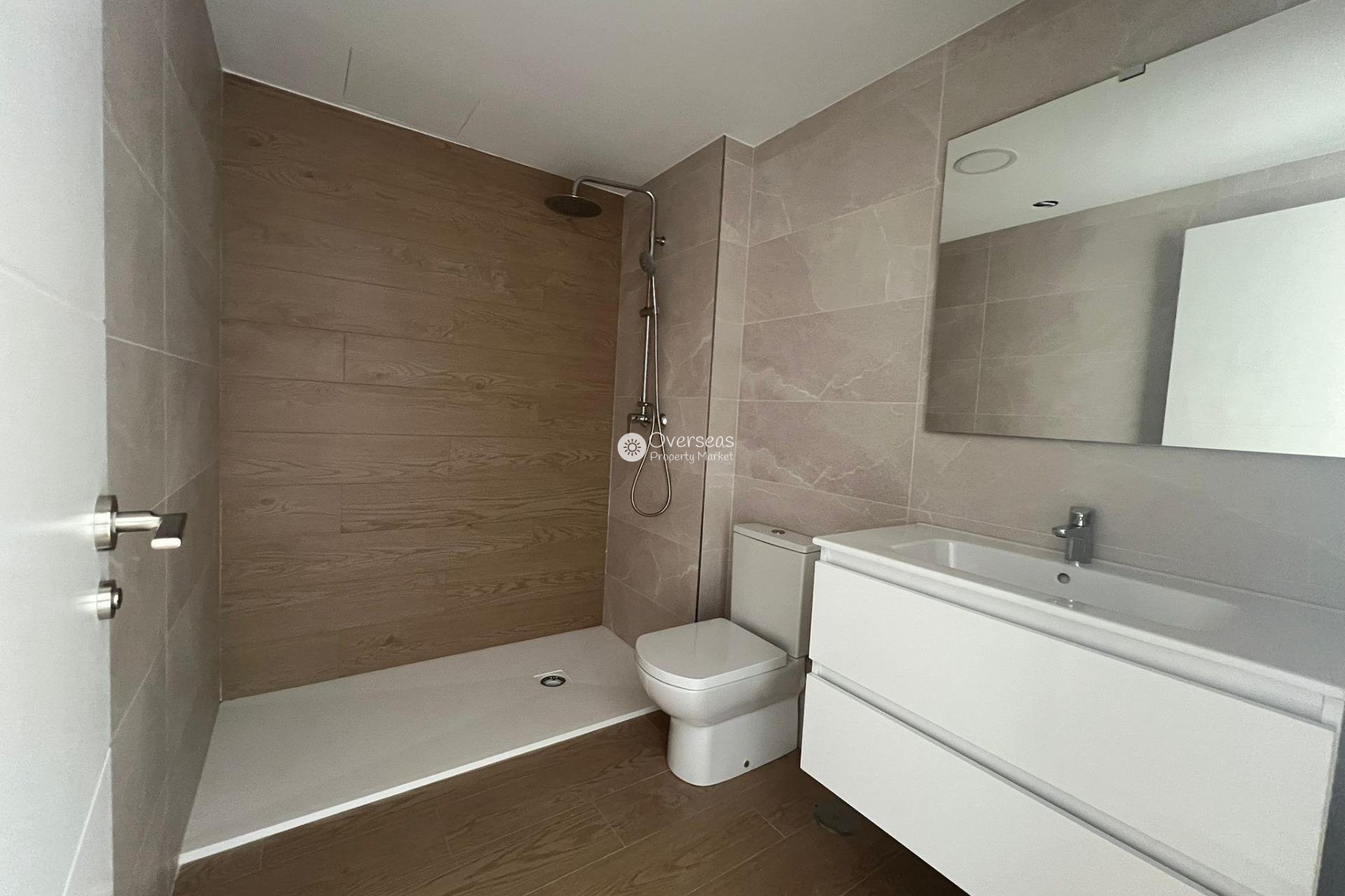 Nowy budynek - Kamienica -
La Union