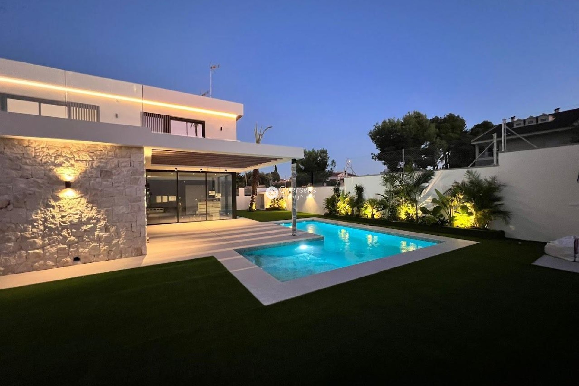 Nowy budynek - Kamienica -
Orihuela Costa - Montezenia
