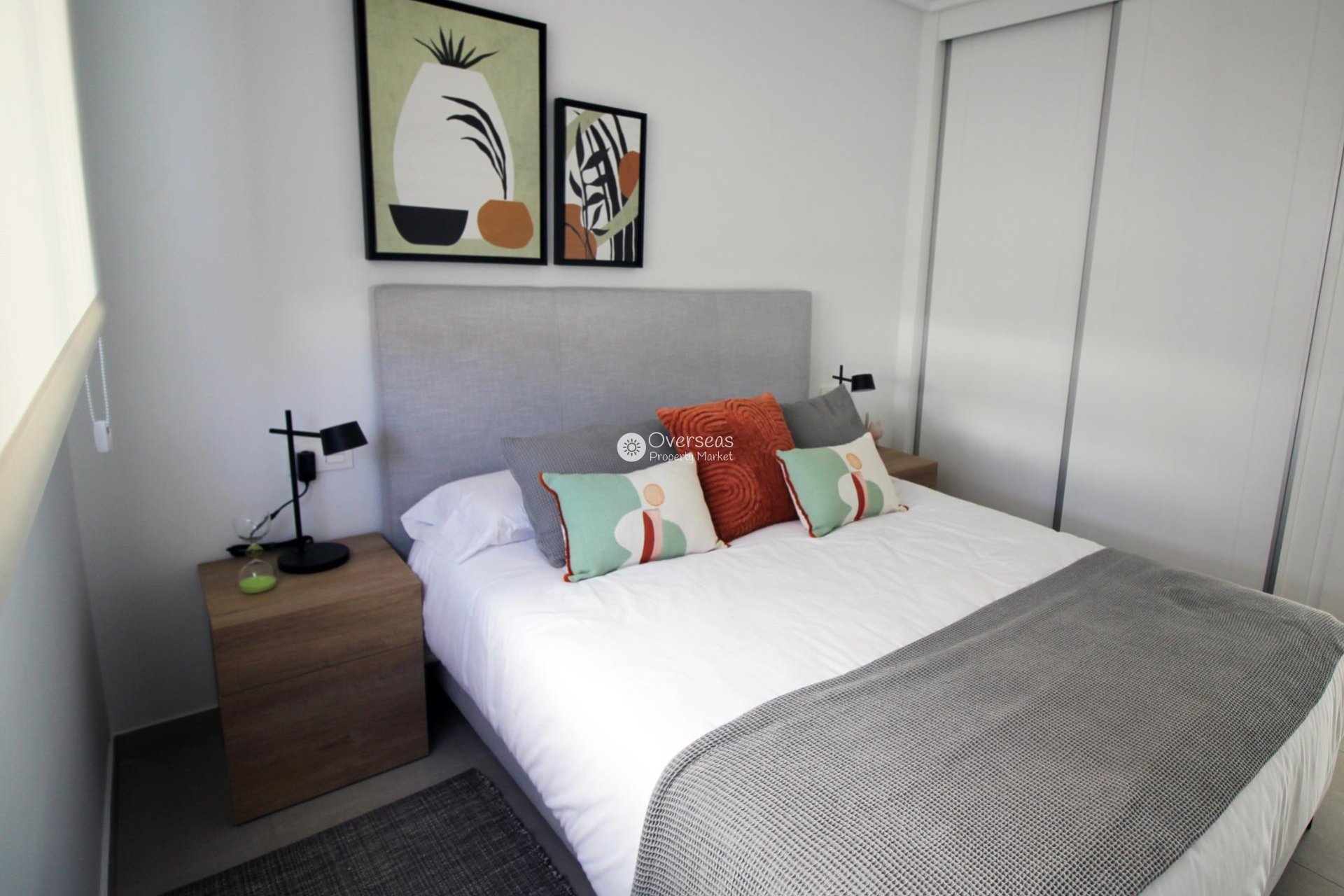 Nowy budynek - Kamienica -
Pilar de La Horadada