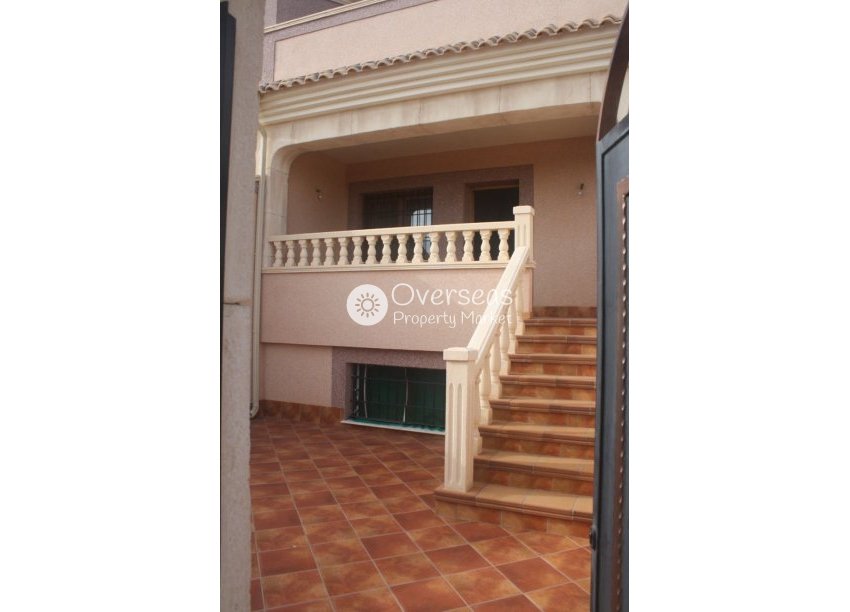 Nowy budynek - Kamienica -
Torrevieja - Los Altos