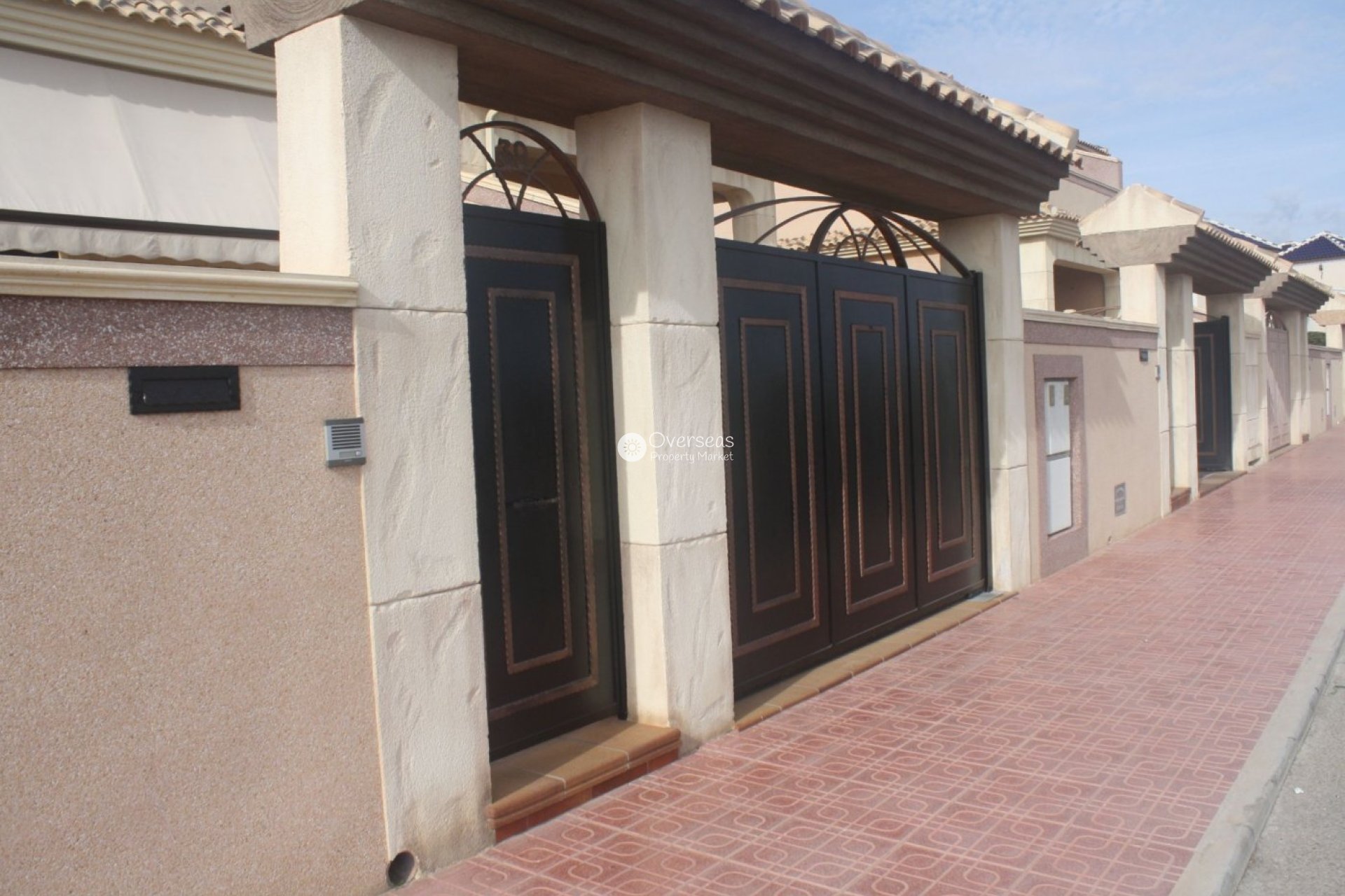 Nowy budynek - Kamienica -
Torrevieja - Los Altos