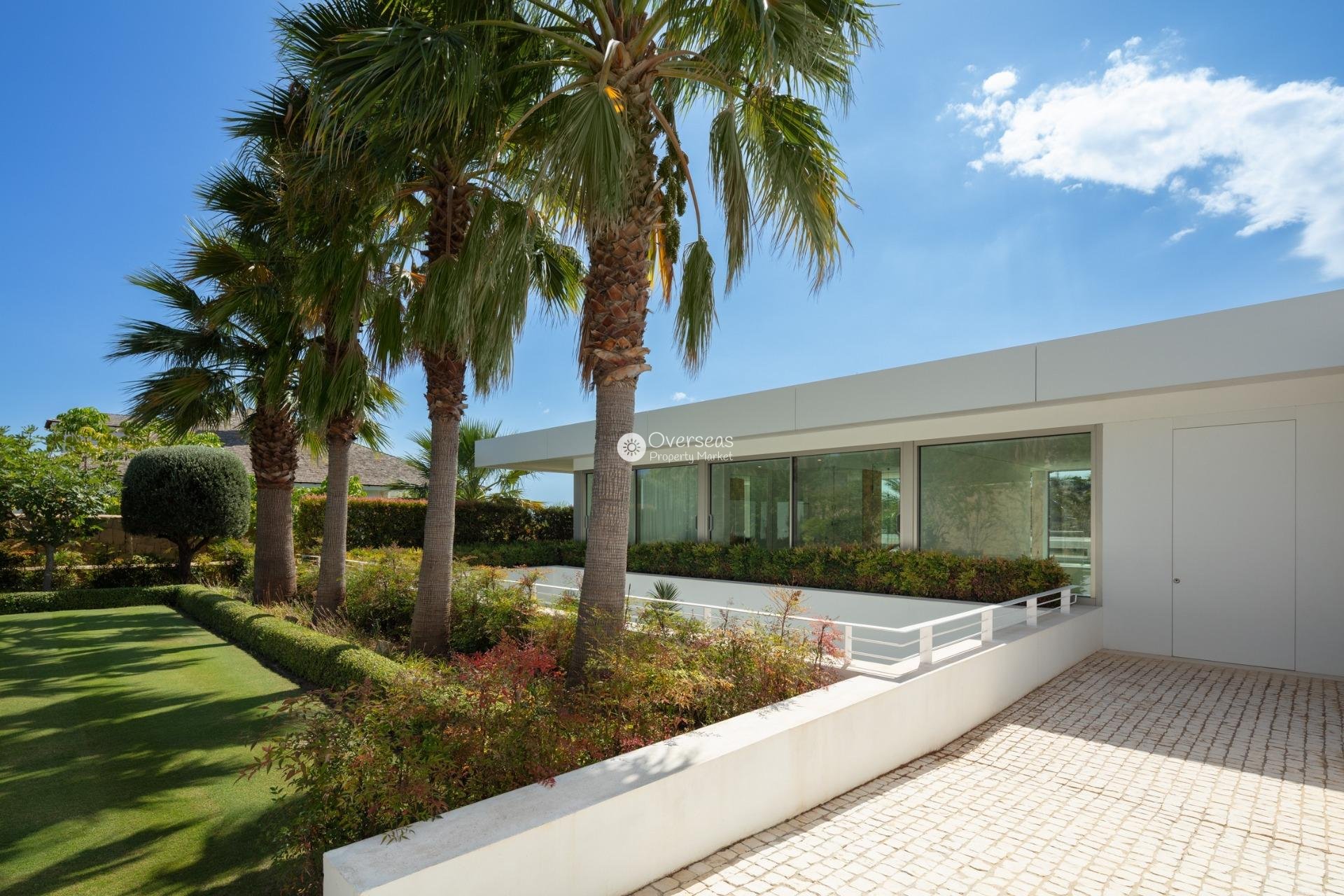 Nowy budynek - Villa -
Casares - Pedregales