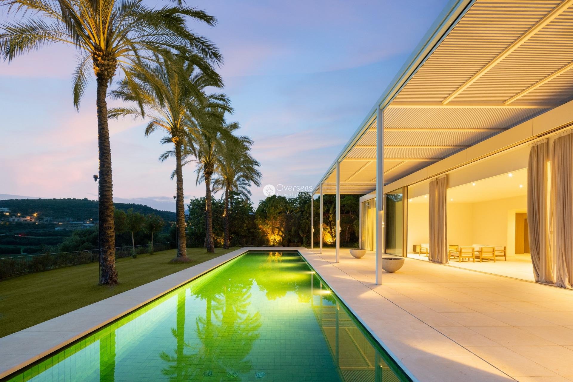 Nowy budynek - Villa -
Casares - Pedregales