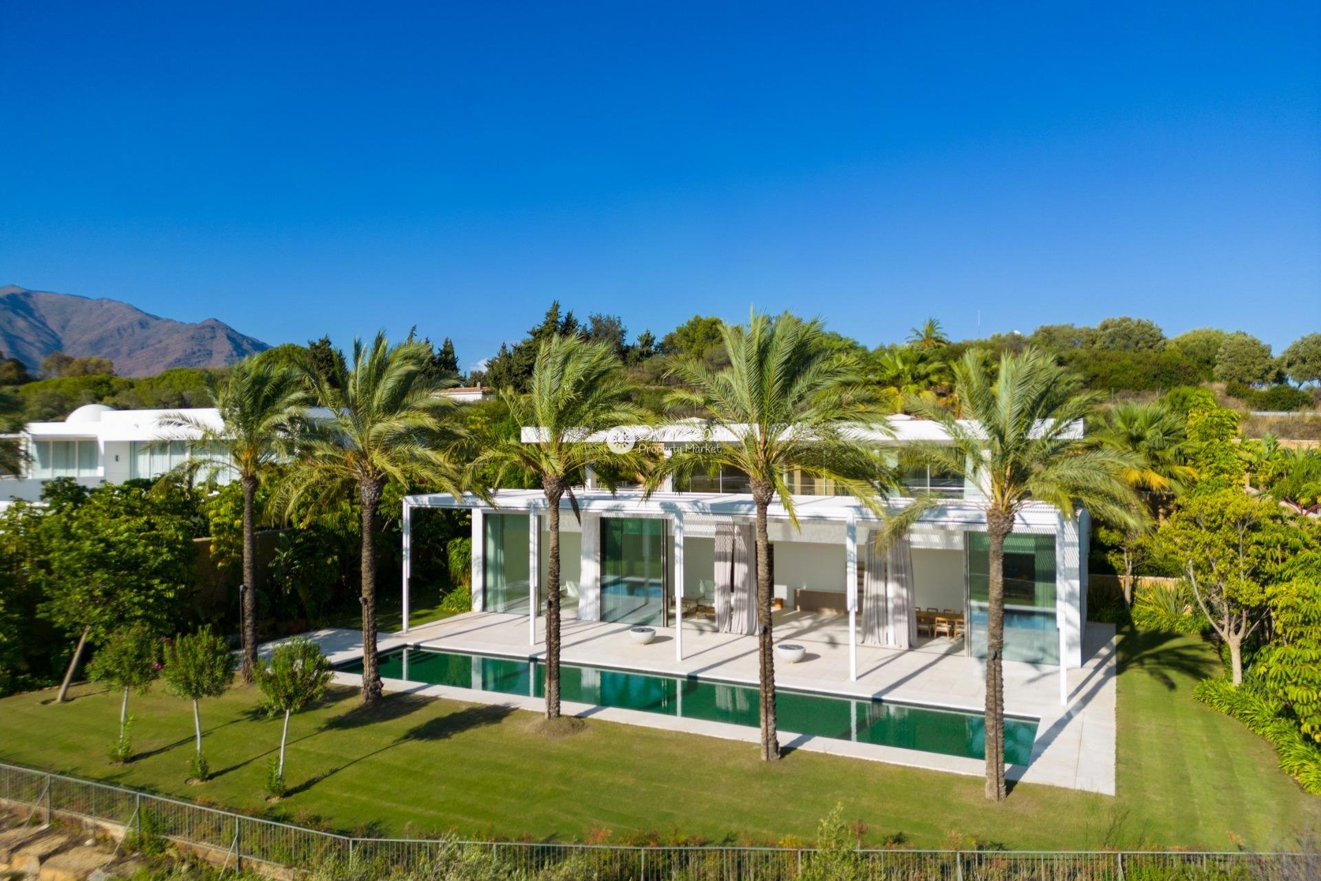 Nowy budynek - Villa -
Casares - Pedregales