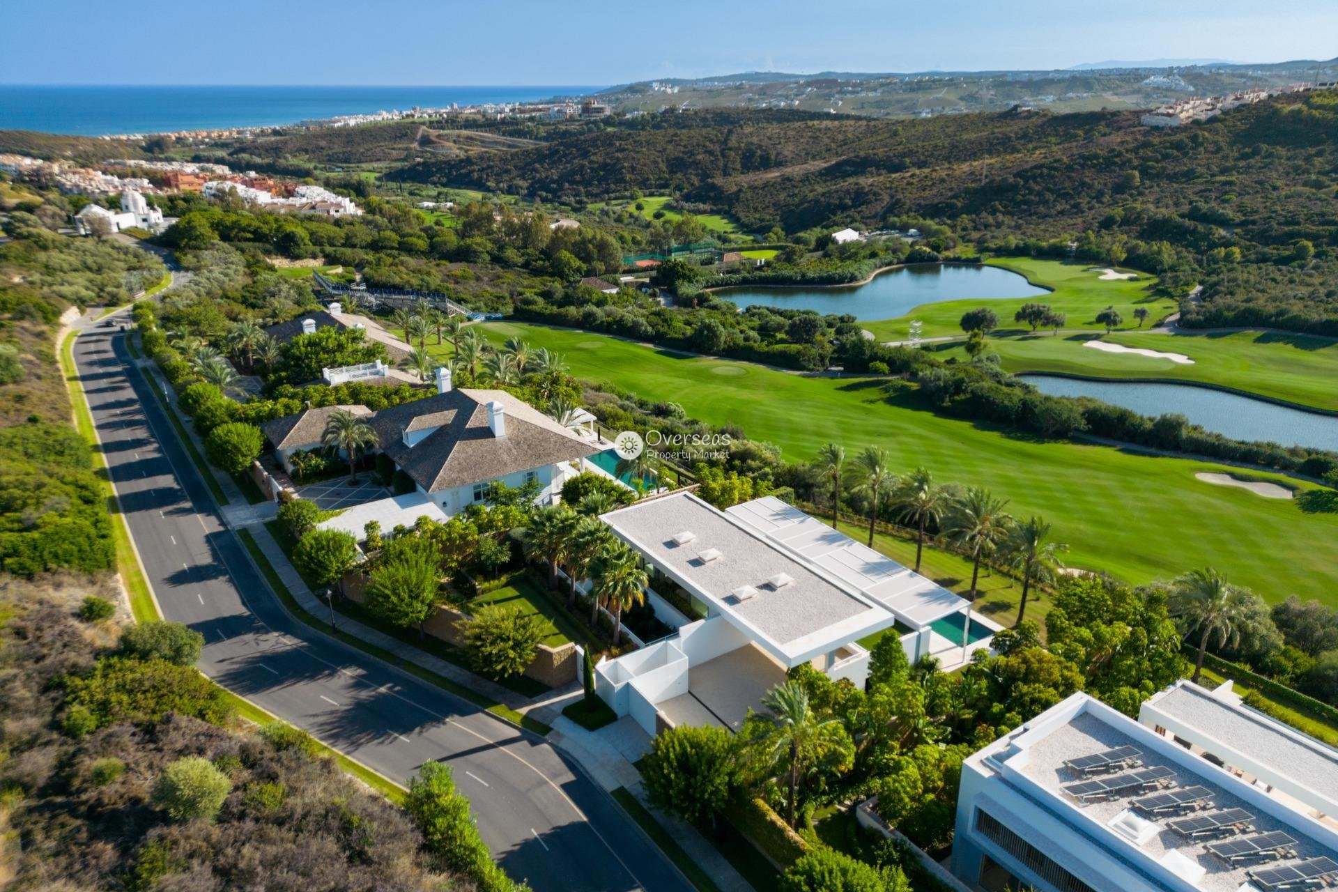Nowy budynek - Villa -
Casares - Pedregales