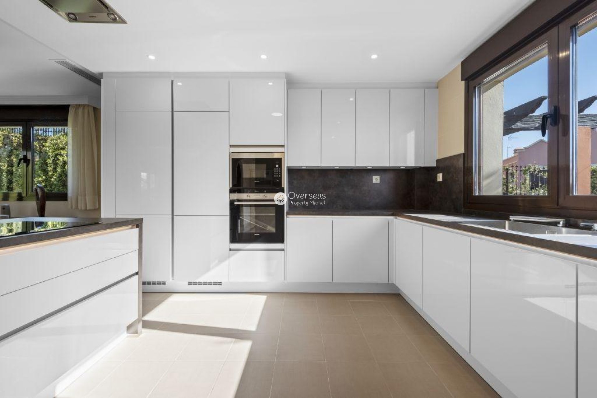 Nowy budynek - Villa -
Estepona