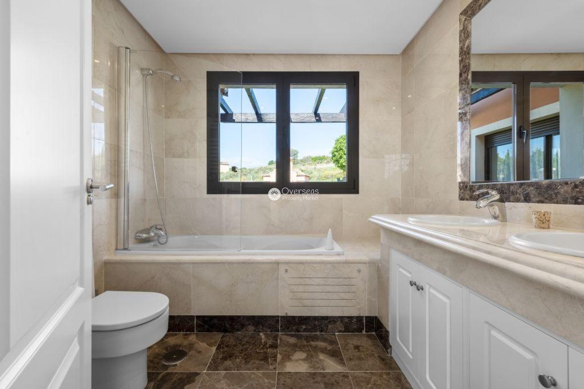 Nowy budynek - Villa -
Estepona